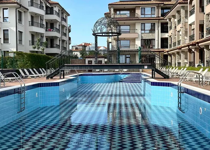 Pool On The Lägenhet Burgas