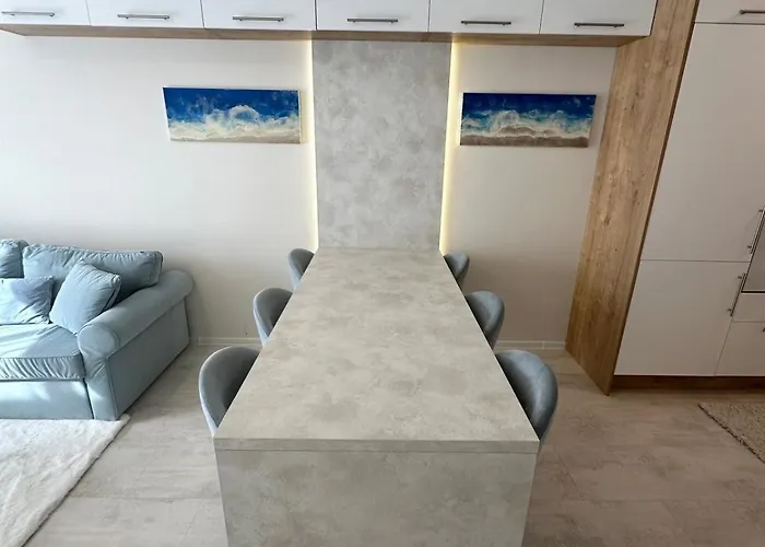 Pool On The Apartamento Burgas